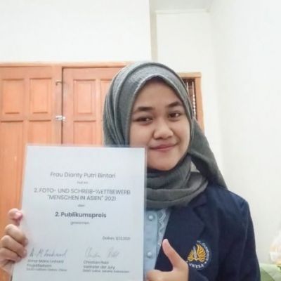 Hunting Bahan di Pasar Blauran, Mahasiswa UNESA Juara 2 Lomba Tingkat Asia