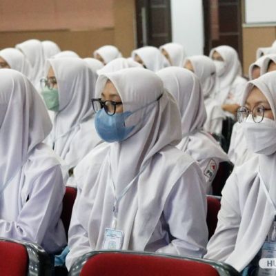 SMAN Bandarkedungmulyo dan MAN 2 Kediri Geruduk UNESA