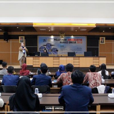 Humas Gembleng Mahasiswa melalui Pelatihan Jurnalistik