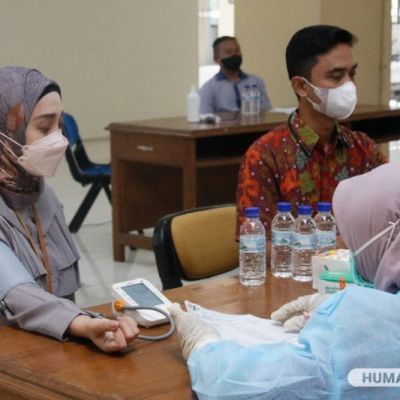Vaksinasi Booster di UNESA Sasar Tendik dan Mahasiswa