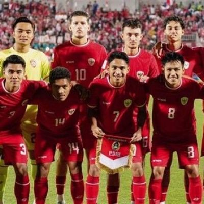 Dukungan Penuh Keluarga Besar UNESA untuk Marselino dan Skuad Garuda Muda