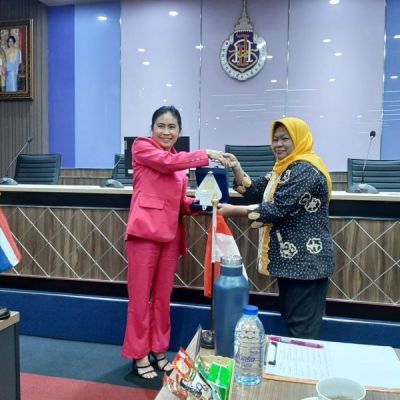 Perkuat Kolaborasi, Dosen FBS Lawatan ke Walailak University