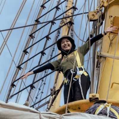 Pengalaman Mahasiswa UNESA Ikut Pelayaran Jalur Rempah Bersama KRI Dewaruci