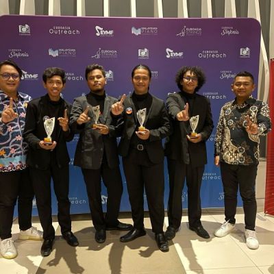 Persaingan Ketat, Mahasiswa FBS Boyong Silver Euroasia Strings Competition di Malaysia