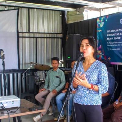Dosen Musik UNESA Tingkatkan Skill Penggunaan Studio One Anggota Pare String Ensemble