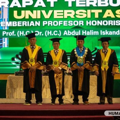 Raih Profesor Kehormatan di UNESA, Menteri Desa Sampaikan Peran Bahasa bagi Pembangunan Desa