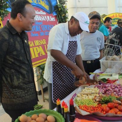 Rektor Ikut Meriahkan Lomba HUT RI Ke-73