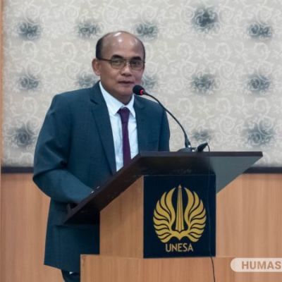 Sandang Gelar Doktor Berkat Penelitian Kinerja Tendik