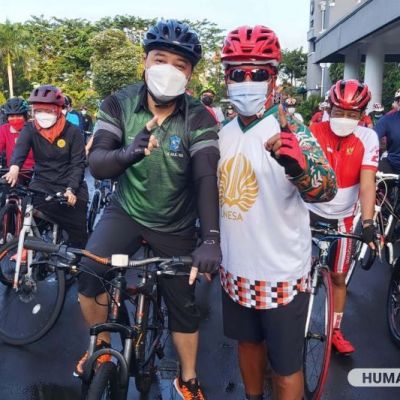 Rektor Unesa Gowes Bareng Wali Kota Surabaya dan Forkompimda