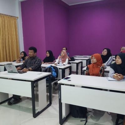 Prodi Bimbingan dan Konseling BK Helat Kuliah Umum Menjadi Magister KEREN