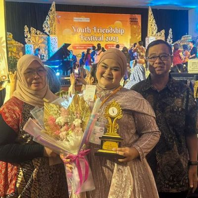 Cerita Mahasiswa Ilmu Hukum Bawakan Lagu The Girl in 14G dan Raih Medali Emas dalam YFF 2023