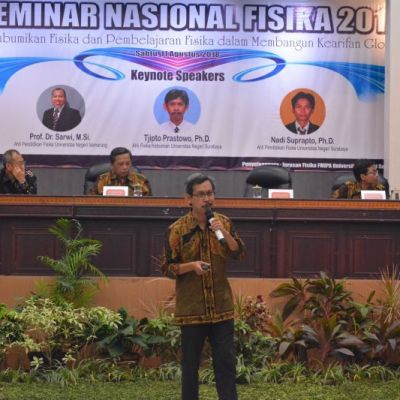 Menanamkan Fisika dalam Membangun Kearifan Global