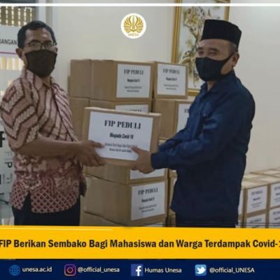 FIP Berikan Sembako Bagi Mahasiswa dan Warga Terdampak Covid-19