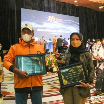 UNESA Boyong Dua Penghargaan Beritajatim Award 2022, Humas Juara 1 se-Jatim