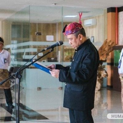 Keberagaman Budaya Daerah Warnai Upacara Peringatan Hardiknas 2024 di UNESA