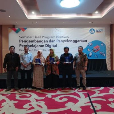 Inovasi Pembelajaran Digital Tim Dosen TP Antarkan UNESA Raih Penghargaan Kemendikbudristek