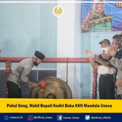 Pukul Gong, Wakil Bupati Kediri Buka KKN Mandala Unesa