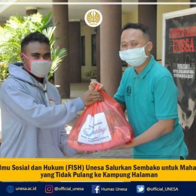 Fakultas Ilmu Sosial dan Hukum FISH Unesa Salurkan Sembako untuk Mahasiswa FISH yang Tidak Pulang ke Kampung Halaman