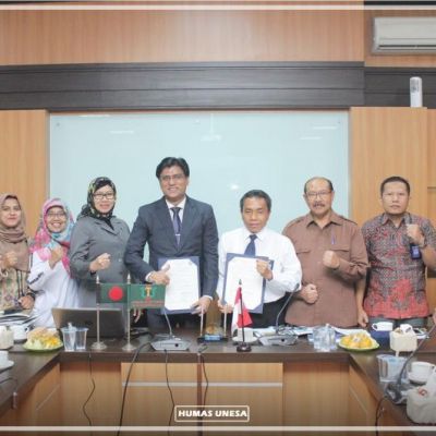 Unesa lakukan Penandatanganan MoU dengan IUBAT Bangladesh