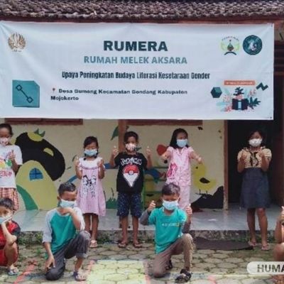 Tingkatkan Budaya Literasi di Desa, Tim PKM UNESA Dirikan Rumah Literasi, RUMERA Berbasis Gender di Mojokerto