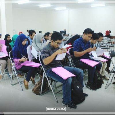 Mahasiswa D3 Lakukan Registrasi Secara Tertib