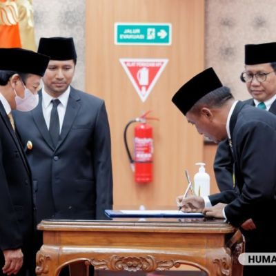 Cak Hasan Dilantik Majelis Wali Amanat, Begini Harapan Menteri Desa dan Wagub Jatim
