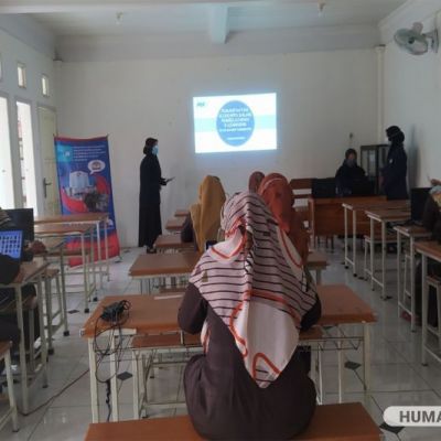 Mahasiswa UNESA Helat Pelatihan Pembelajaran Daring Berbasis Glideapps untuk Guru Sekolah Dasar