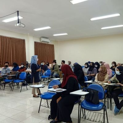Banyak Cerita Hari Pertama PTM di UNESA