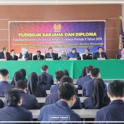 Yudisium FE Bentuk Jiwa Enterpreneur Di Era Revolusi Industri 40