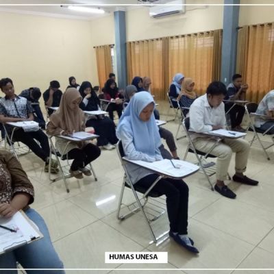 PESERTA TES SPMB UNESA PADATI AREA KAMPUS KETINTANG DAN LIDAH WETAN