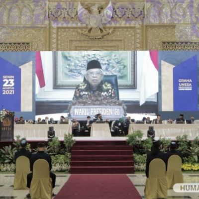 UNESA Kukuhkan 6185 Mahasiswa Baru, Pejabat Tinggi Negara hingga Daerah Berikan Pesan dan Motivasi