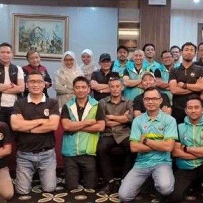 Monitor Kesehatan Atlet, Tim Sport Medicine SLOMPN Unesa Lakukan Pemeriksaan Lab Berkala