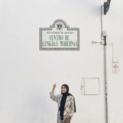 Dara Nabila Belajar di Granada Lewat Program IISMA Warganya Unik dan Suka Jalan Kaki