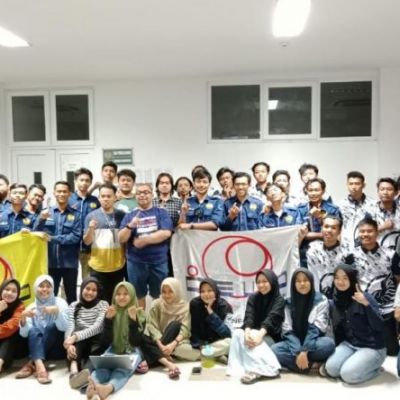 Lima Tim Robot UNESA Melaju ke KRI Tingkat Nasional