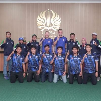 Komitmen UNESA dan Klub Inggris, Tranmere Rovers FC untuk Sepak Bola Indonesia