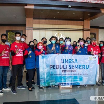 Usai dari Masalembu, Relawan UNESA Lanjutkan Misi Kemanusiaan di Semeru