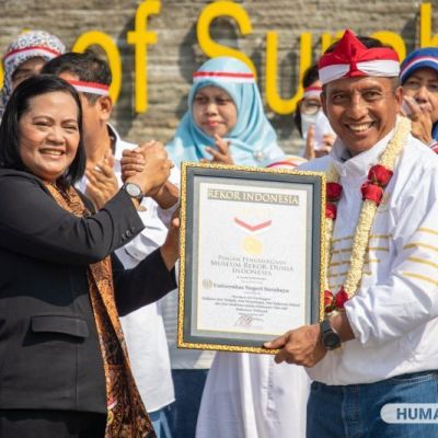 Catatkan Rekor MURI, 23 Ribu Sivitas UNESA Deklarasikan Antinarkoba hingga Antiperundungan dalam PKKMB