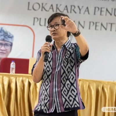 Asah Skill Mahasiswa dalam Bersastra, FBS Gelar Lokakarya Penulisan Puisi dan Pentigraf