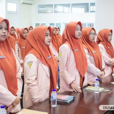 Berita Foto Kunjungan SMA Progresif Bumi Shalawat di UNESA