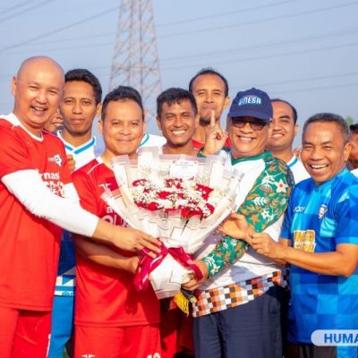 UNESA FC Jamu AT Farmasi dan Kahwa FC dalam Laga Persahabatan