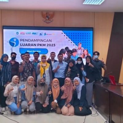 Cara Mengurangi Penumpukan Limbah Plastik di Pantai ala Mahasiswa FMIPA