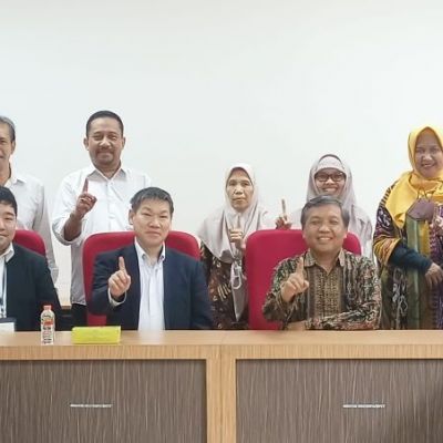 Profesor Negeri Sakura Berkunjung ke UNESA Bahas Riset Kependudukan di Asia