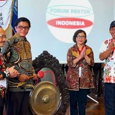 Cak Hasan Lantik Pengurus FRI 2024-2025, Dirjen Diktiristek Harapkan Penguatan Sinergi Mengatasi Kesenjangan