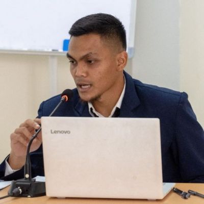 Rachmat Irianto, Pemain Timnas Deg-degan Sidang Skripsi di UNESA, Diuji Cak Hasan hingga Zainudin Amali