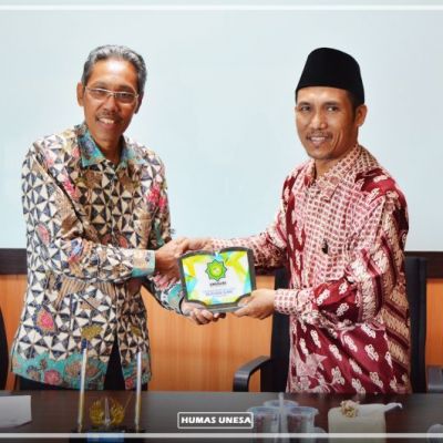Tingkatkan Mutu Pendidikan, Unigiri Jalin Kerja Sama dengan Unesa