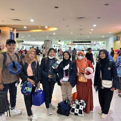 Misi Kemanusiaan, UNESA Berangkatkan 6 Mahasiswa KKN dan Magang Internasional di Malaysia