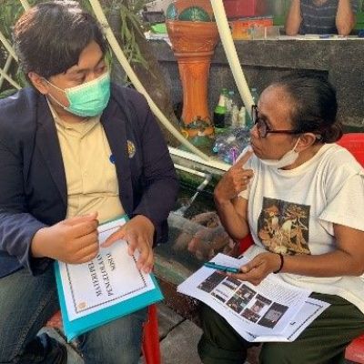 Mahasiswa UNESA Digitalisasi Kampoeng Surabaya dan Bekali UMKM dengan Skill Pemasaran