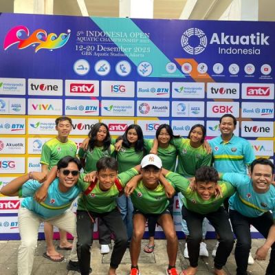 Evaluasi Tim Pelatih, Atlet Renang SLOMPN Unesa Fokus Asah Kemampuan Teknik Start dan Underwater